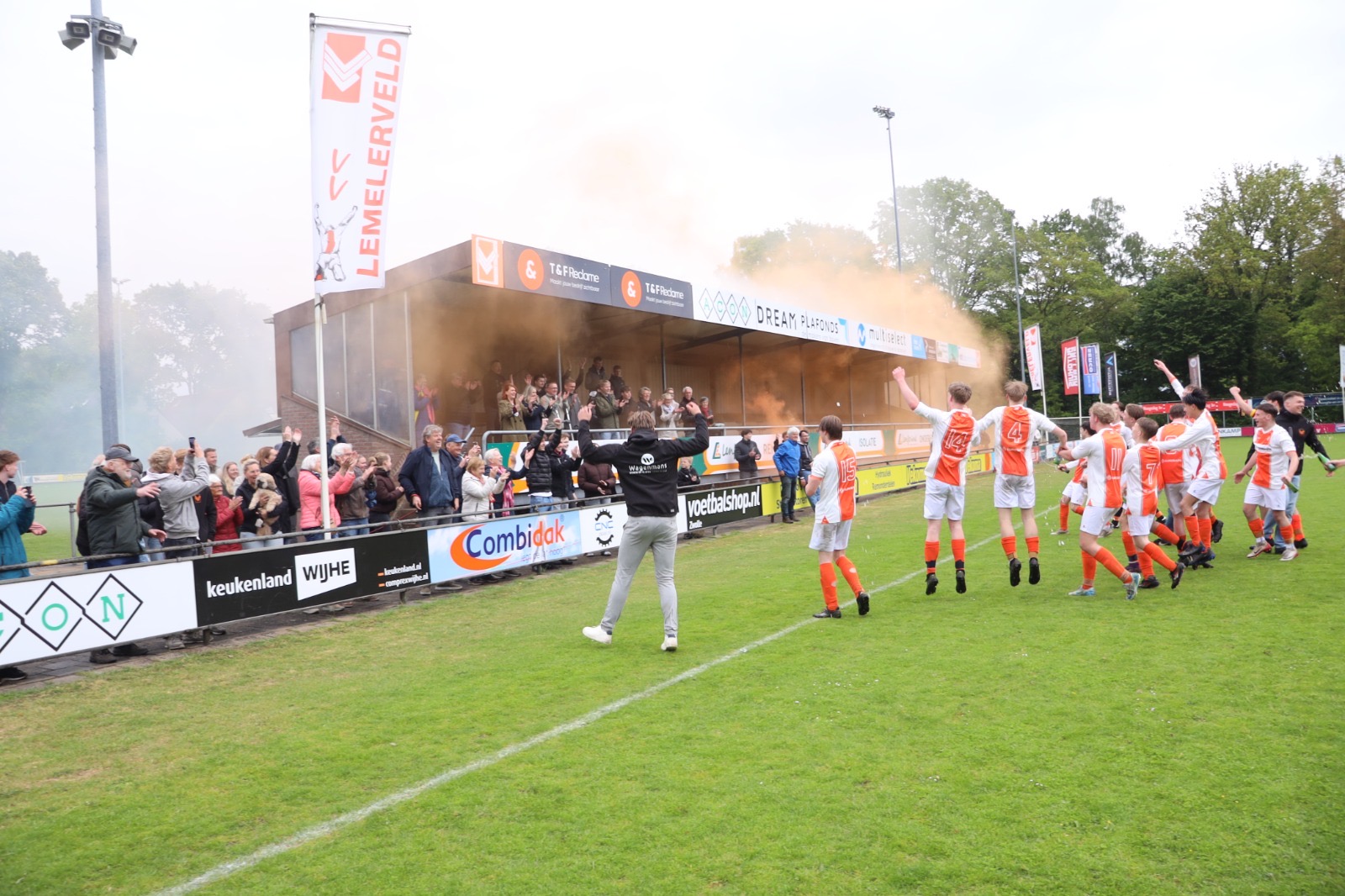 19-2 KAMPIOEN!
