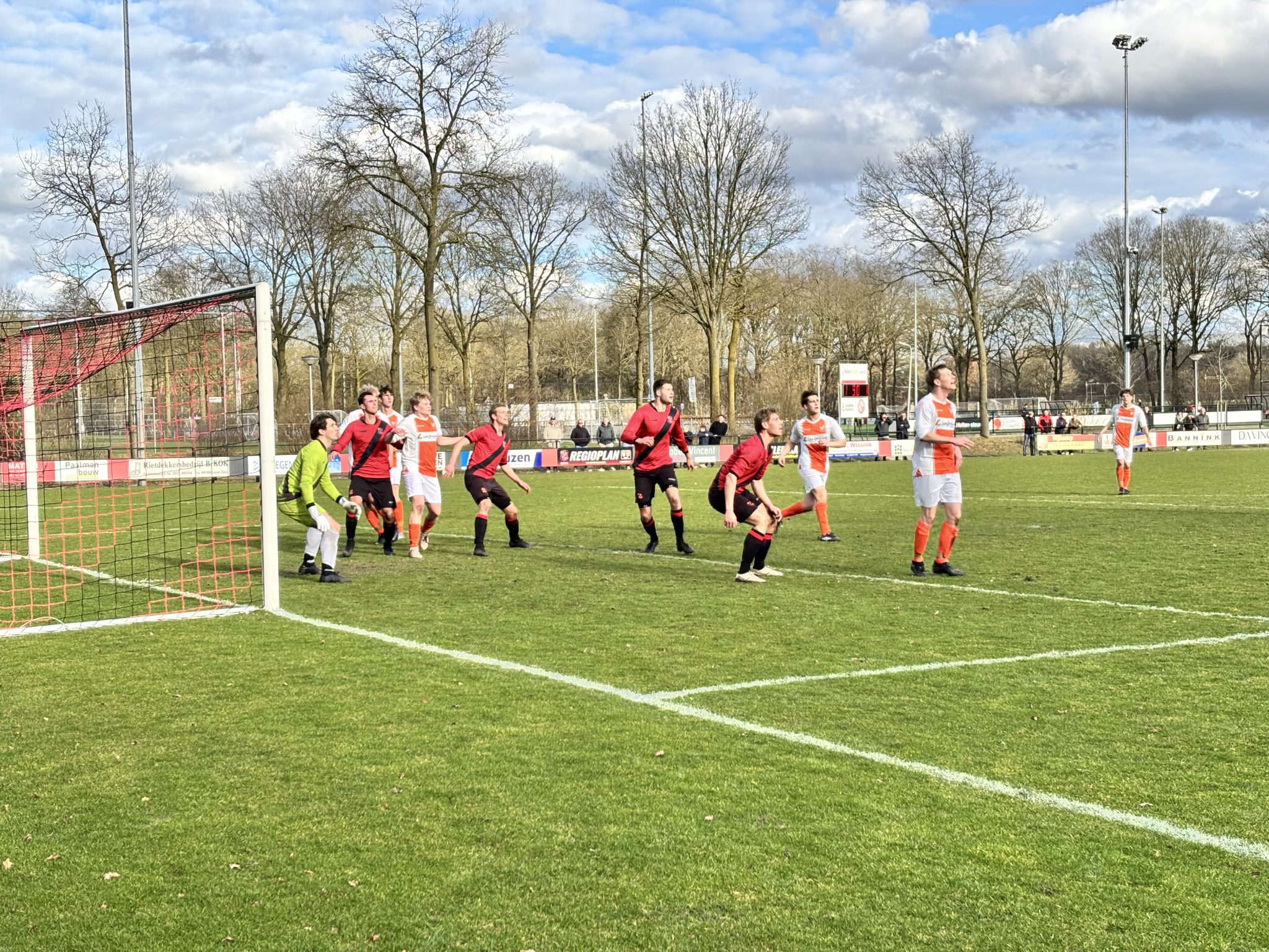 Lemelerveld speelt gelijk in Holten, ook Vrouwen 1 deelt de punten