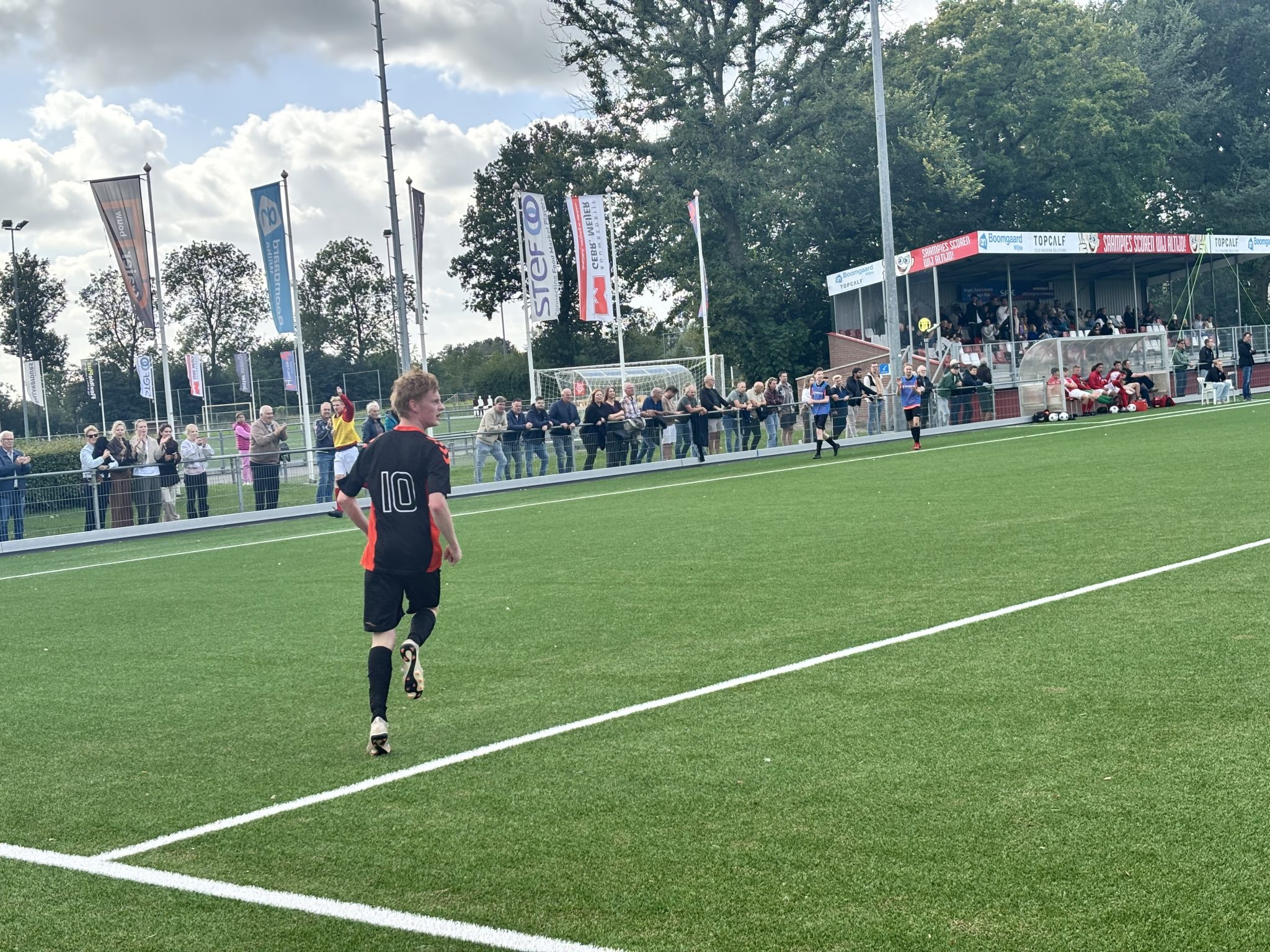 Winst in seizoensopening voor Lemelerveld, Vrouwen 1 lelijk onderuit