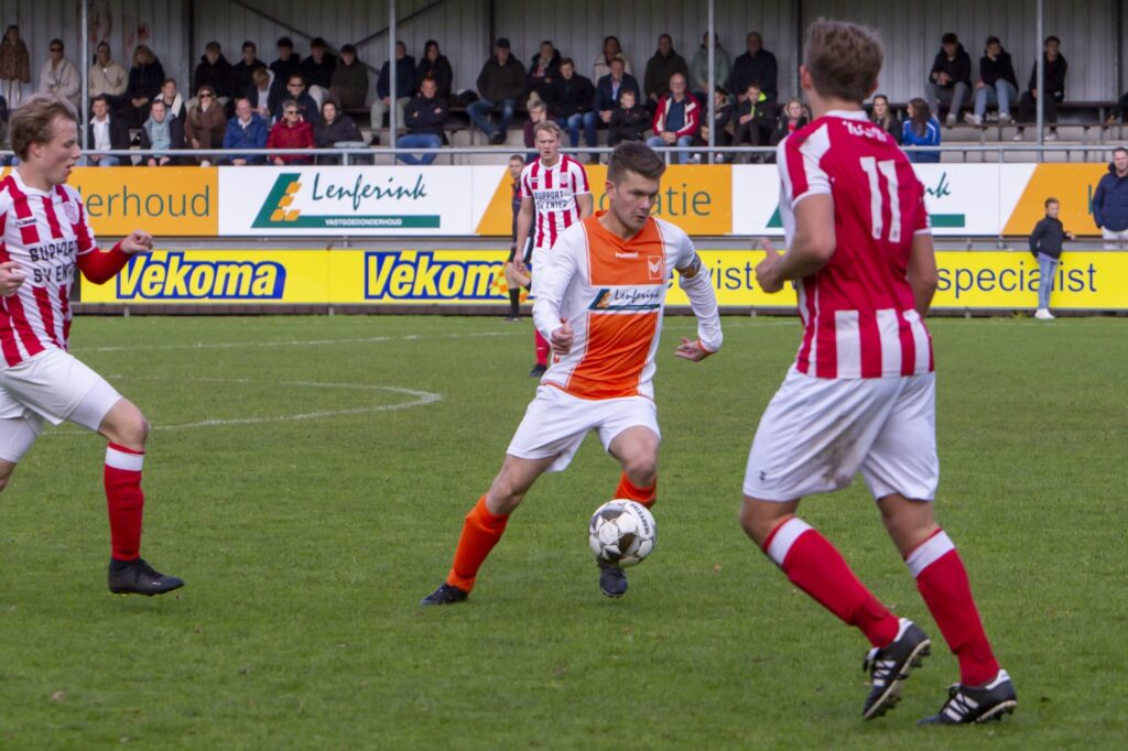 Lemelerveld verliest bij sv Enter, Vrouwen 1 wint wel