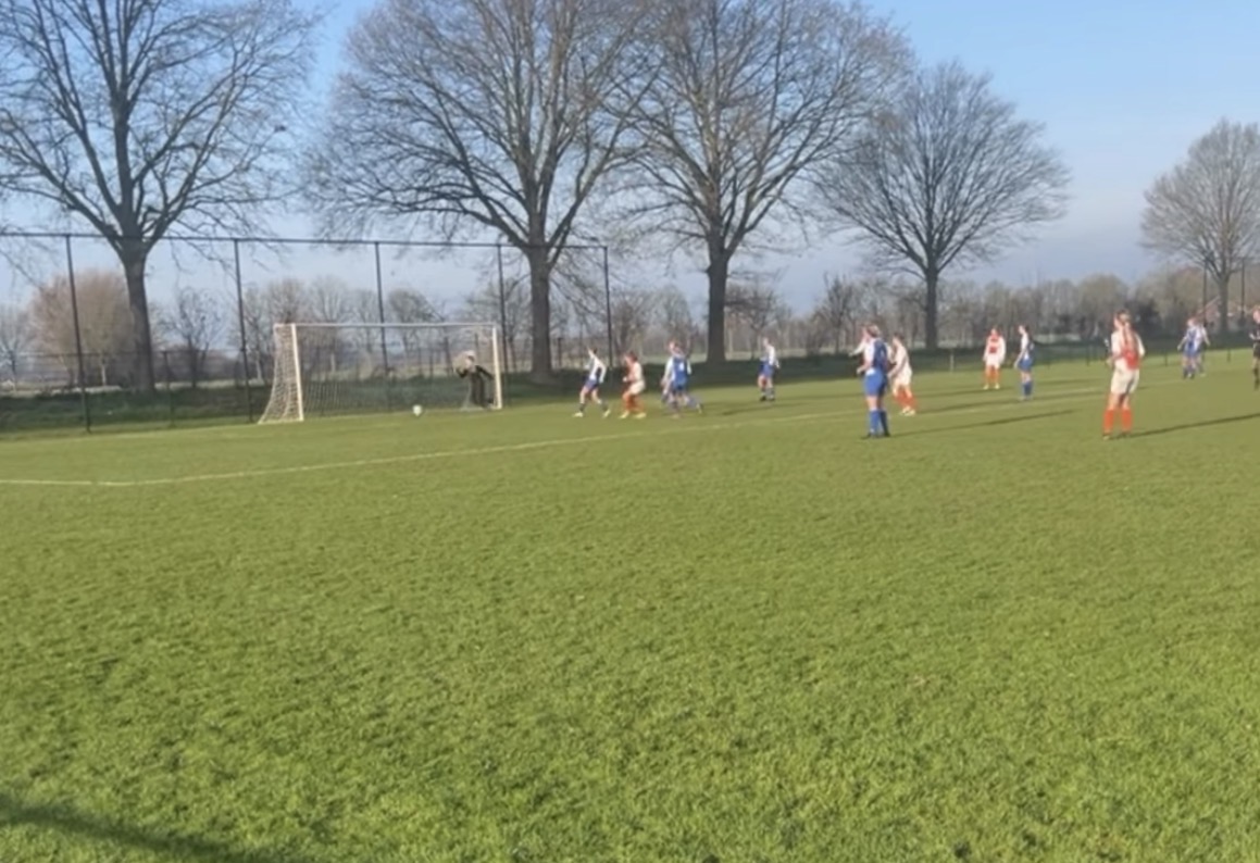 Vrouwen 1 na zege bij PAX &quote;herbstmeister&quote;