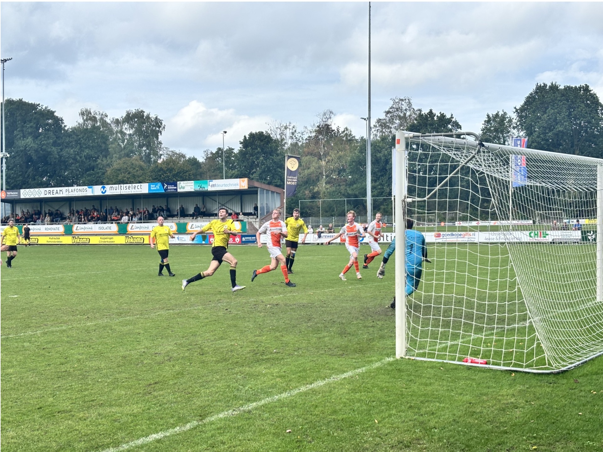 Lemelerveld veel te sterk voor Vilsteren, Vrouwen 1 uitgeschakeld in bekertoernooi.