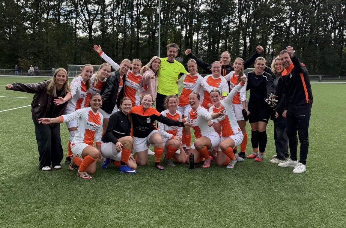 Vrouwen 1 verslaan PAX Vr 1 met 3-1
